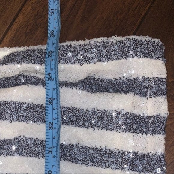 🆕 Alice + Olivia Pammy Striped Sequin Dress✨ - Picture 6 of 6